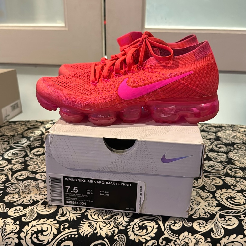 Nike Women Air Vapormax Flyknit shoes